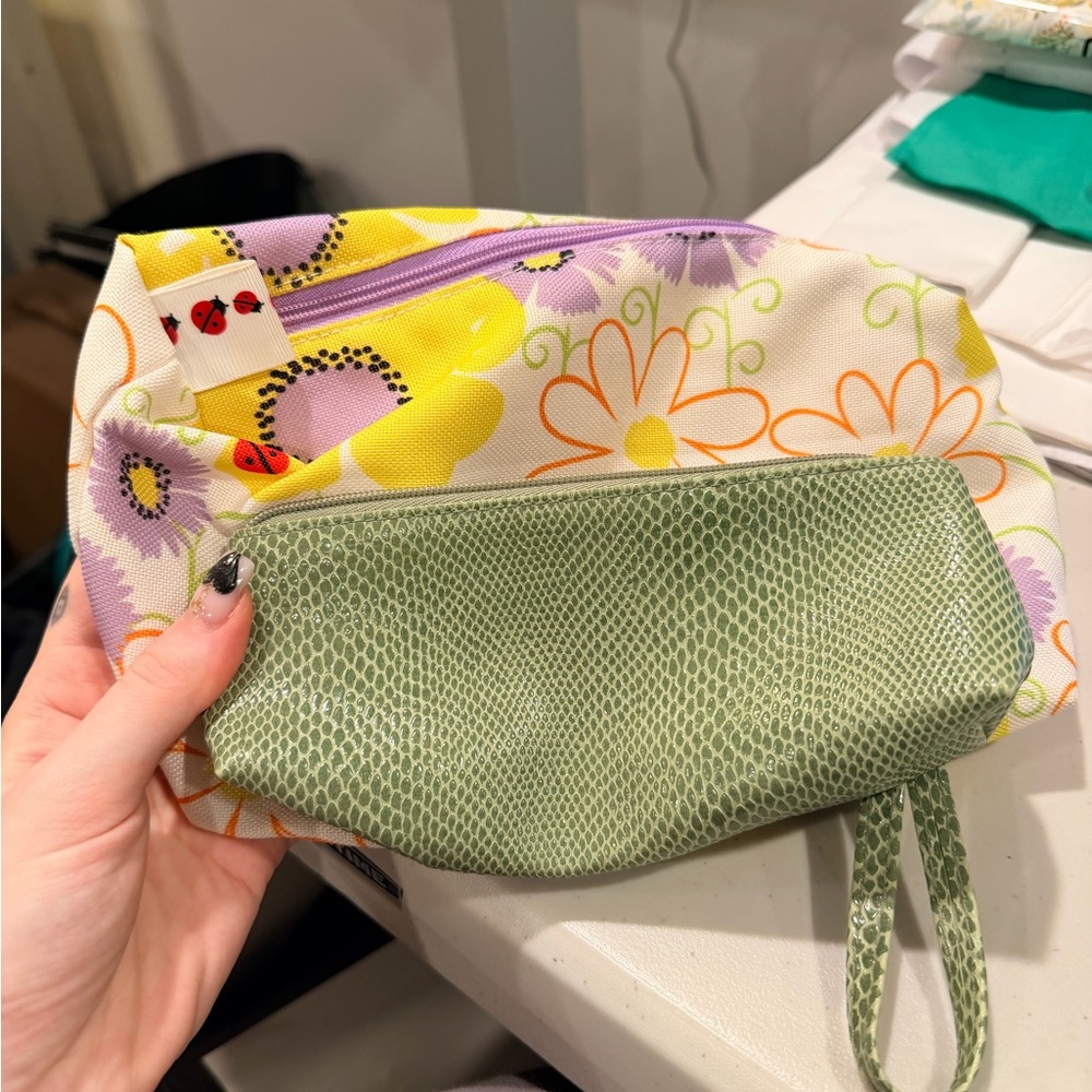 Clinique cosmetic travel bag SET